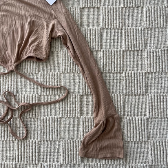 DUCIE Ribbed Crop Top (NWT) - Picture 4 of 5